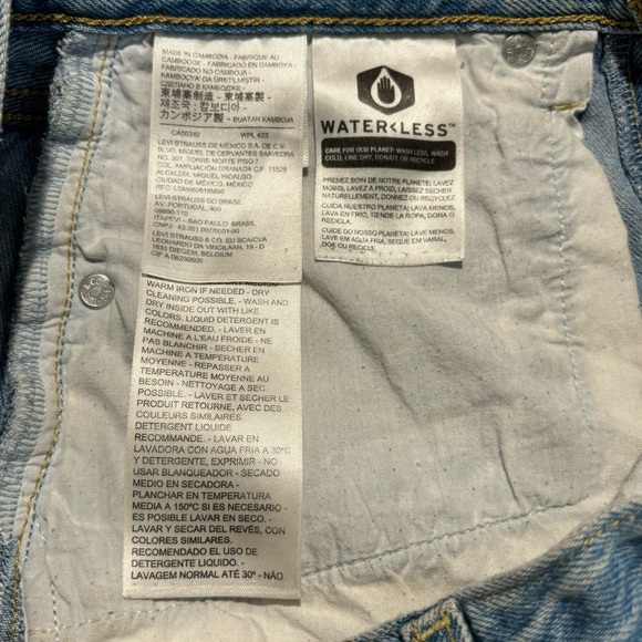 LEVI’S Sz 27 Rib Cage Raw Hem Mid Wash Button Fly Denim Jeans Mini  Skirt - Picture 7 of 9